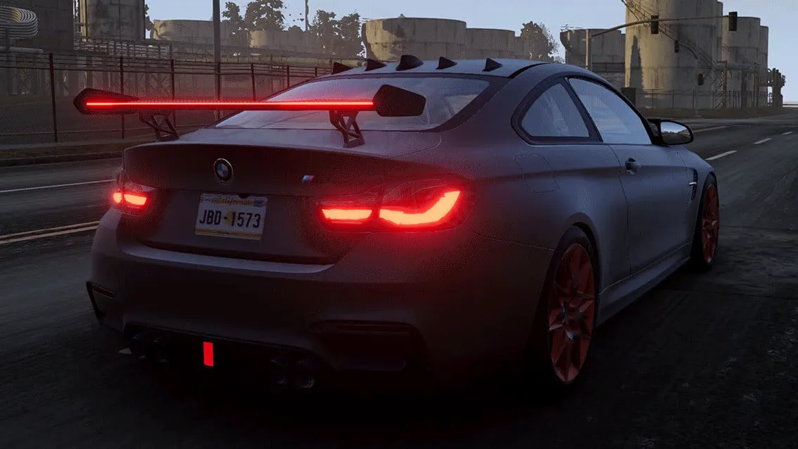 BMW M4 F82 image 2